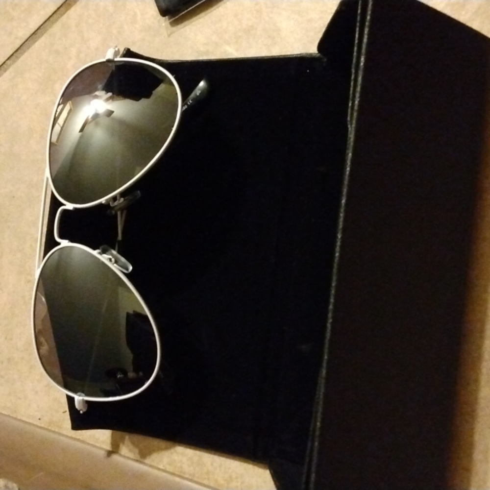 Classic Black Aviator Sunglasses